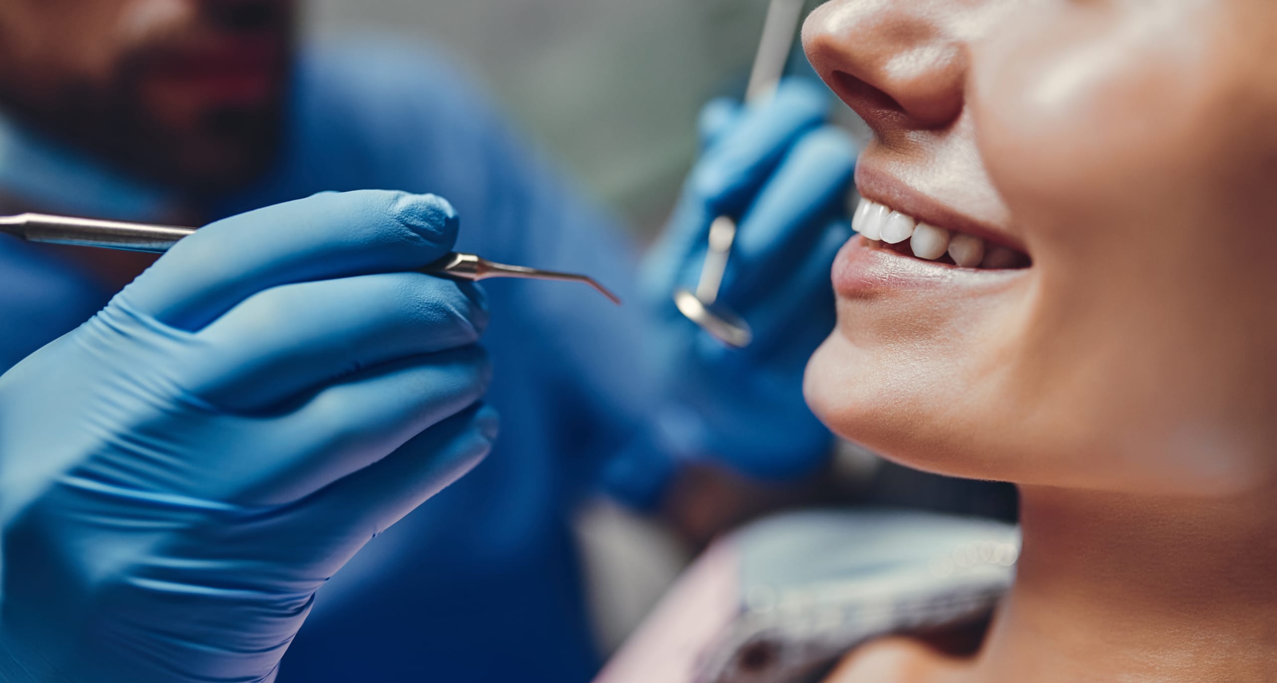 Diş muayenesi sırasında bir diğer hasta